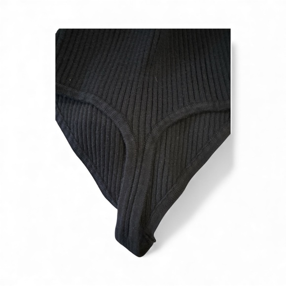 Abercombie and Fitch Black Ribbed Long Sleeve Collared Bodysuit, Clasp Closures - Picture 6 of 10